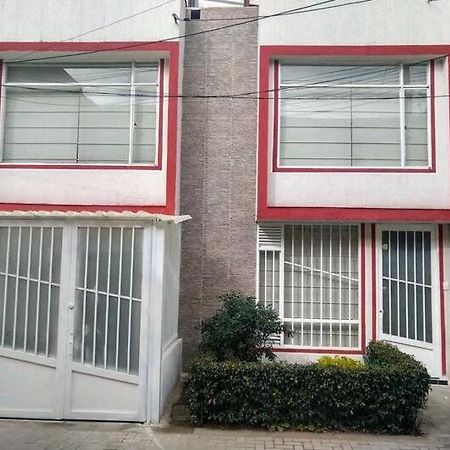 Alojamiento "Como En Casa" Cerca Al Aeropuerto!! 보고타 외부 사진